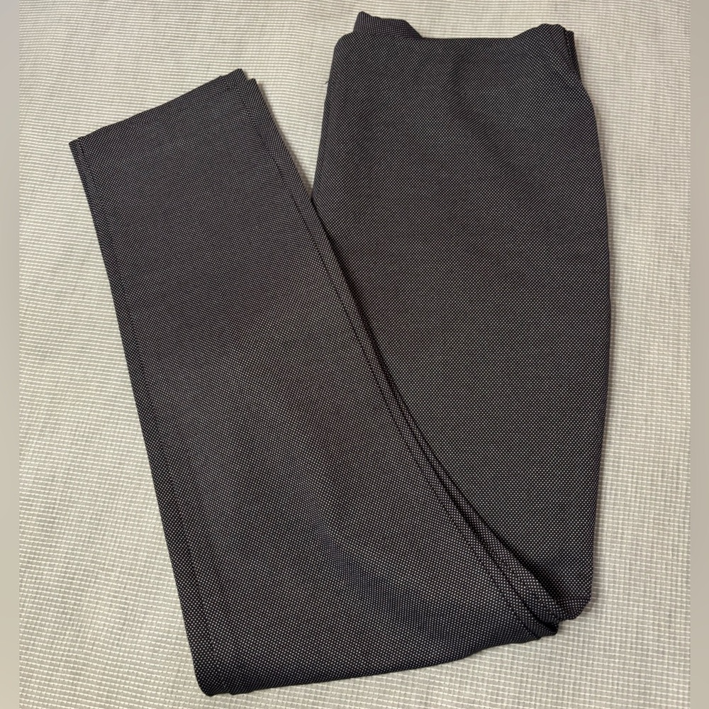 Adrienne Vittadini Stretch Ankle Dress Pants
/ Leggings - Size Medium